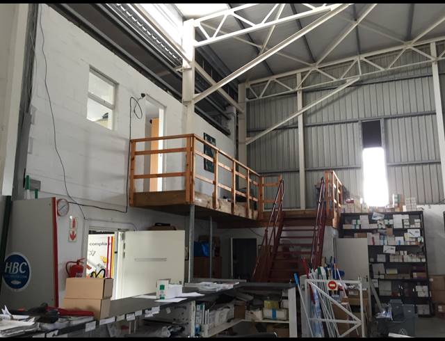 1,118M² WAREHOUSE RENTED IN CAPRICORN
